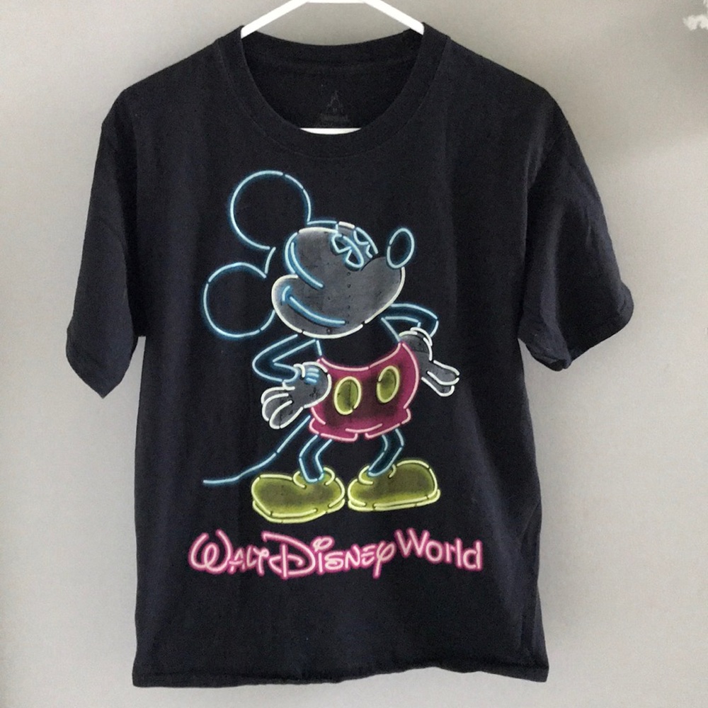 Disney Mickey glow in the dark T-shirt size M